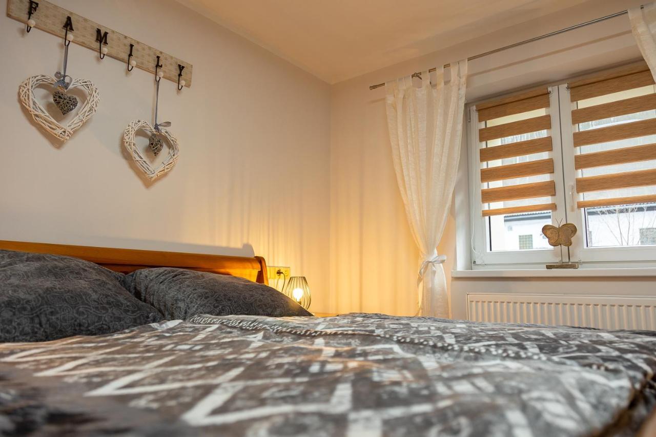 Prazdninovy Dum Valdik Villa Loket Bagian luar foto